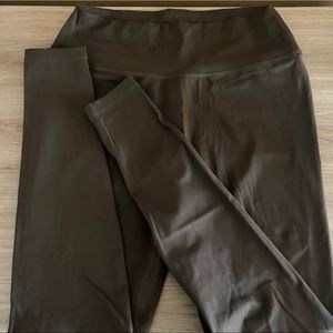 Alphalete alphalux leggings Size Large